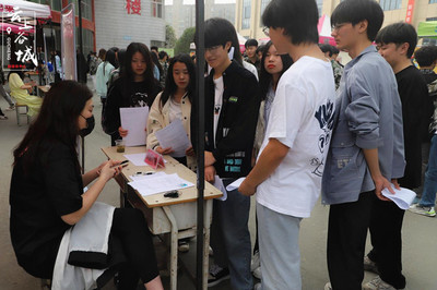 谷城职教中心举办2022届毕业生就业推介会，聚焦信息技术咨询服务领域